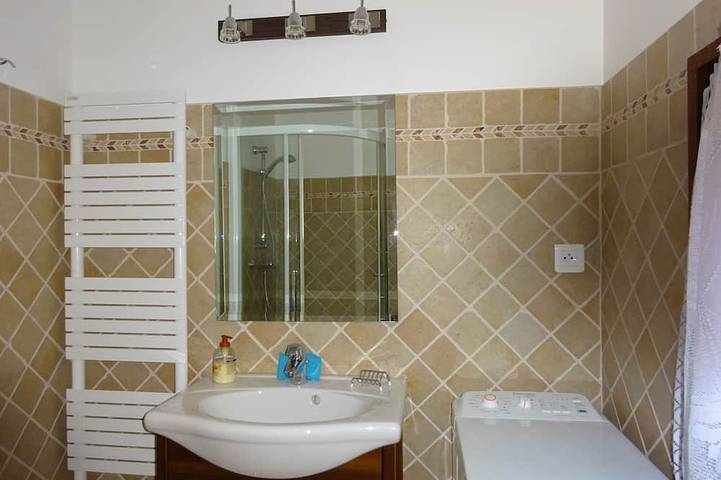 Location de vacances pour 3 personnes, avec piscine et terrasse à Rapale - 4