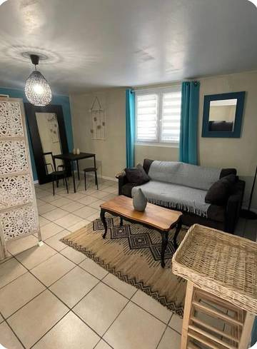 Gîte pour 3 personnes, avec terrasse à Pélissanne