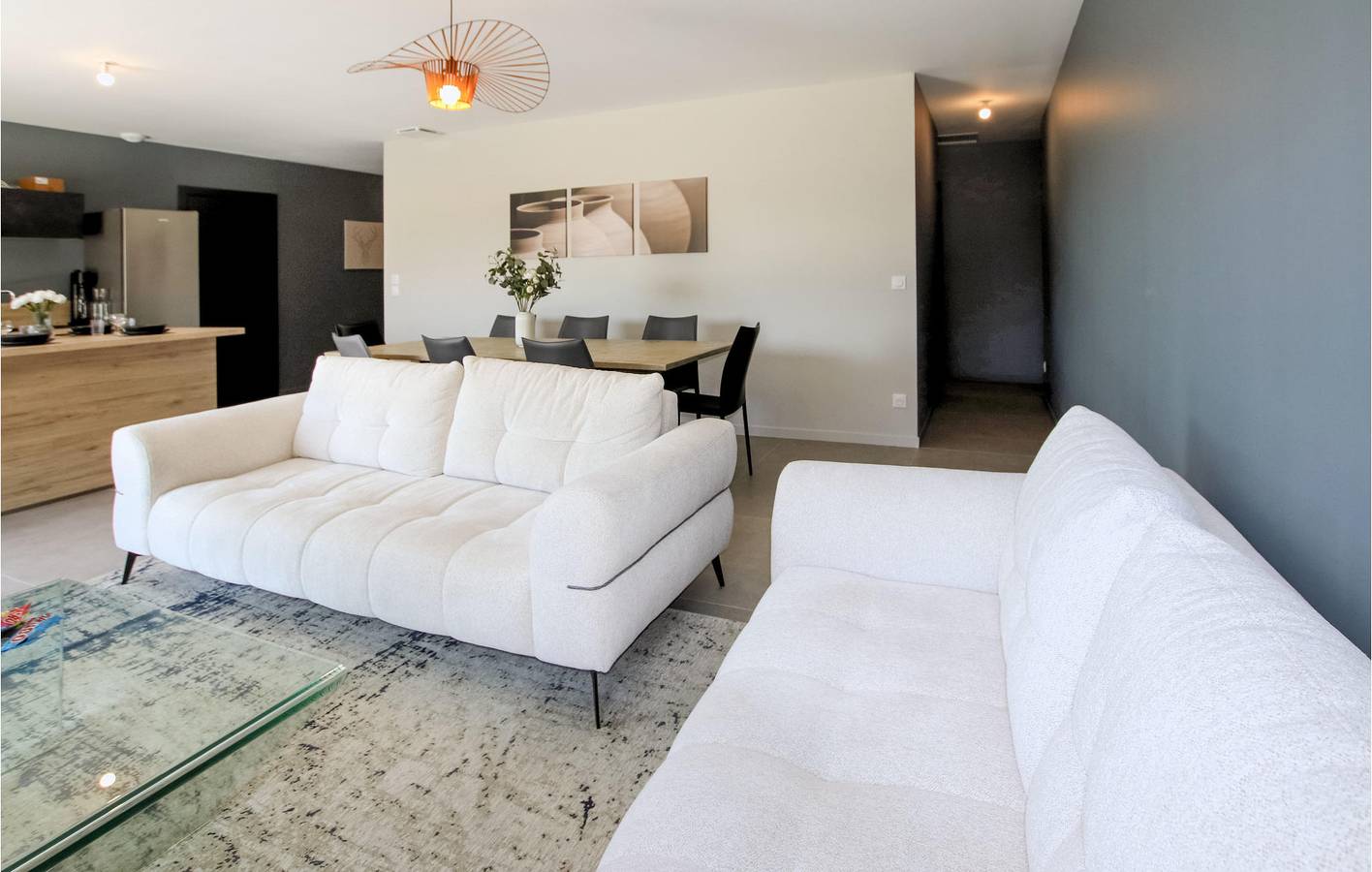 Appartement au bord de la piscine avec parking et WiFi in Sauzet, Région de nyons
