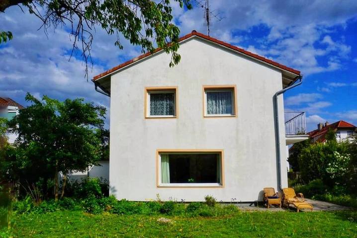 Ferienhaus für 7 Personen, mit Ausblick und Balkon sowie Garten in München