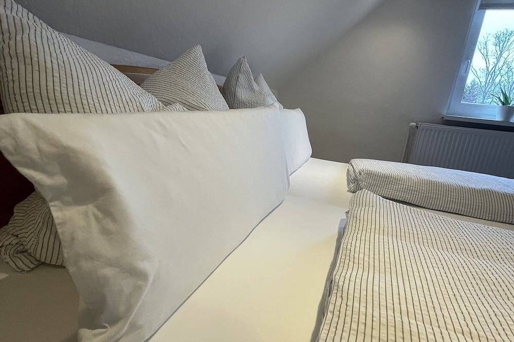 Ganze Wohnung, Liebevoll sanierte Fachwerkwohnung in traumhafter Lage - Fewo mit E-Ladestation in Bad Harzburg, Harzvorland