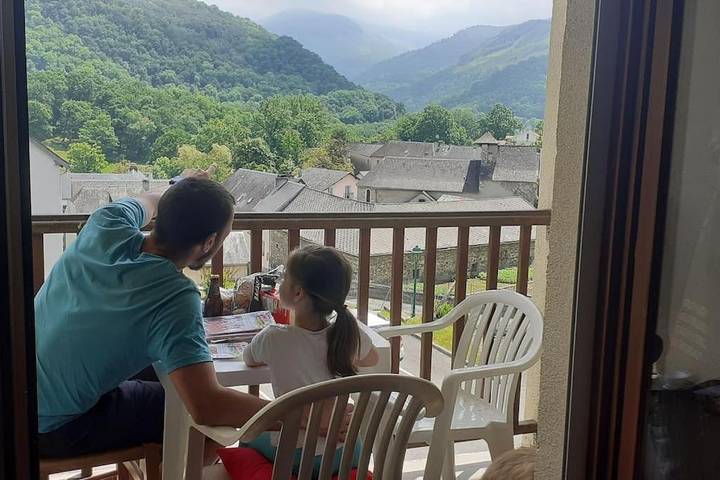 Gîte pour 4 personnes, avec balcon ainsi que jardin et vue à Aspin-en-Lavedan