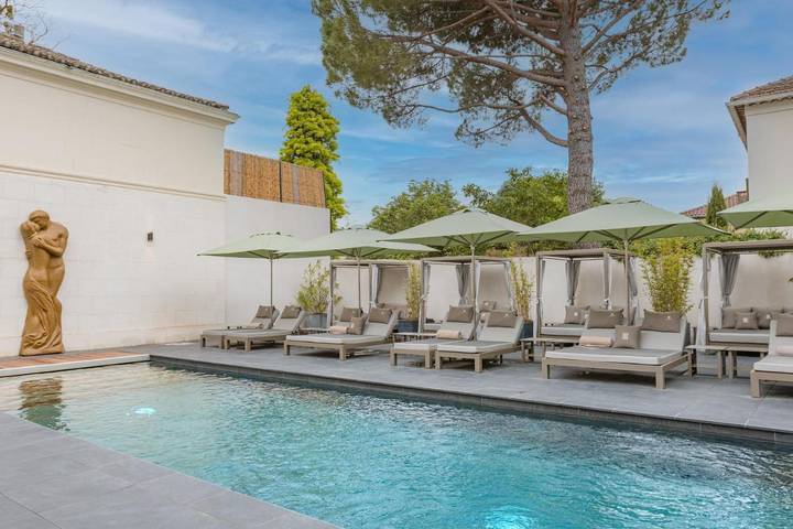 Hôtel pour 2 personnes, avec jardin et piscine, adapté aux familles dans Office De Tourisme Alpilles En Provence - 4
