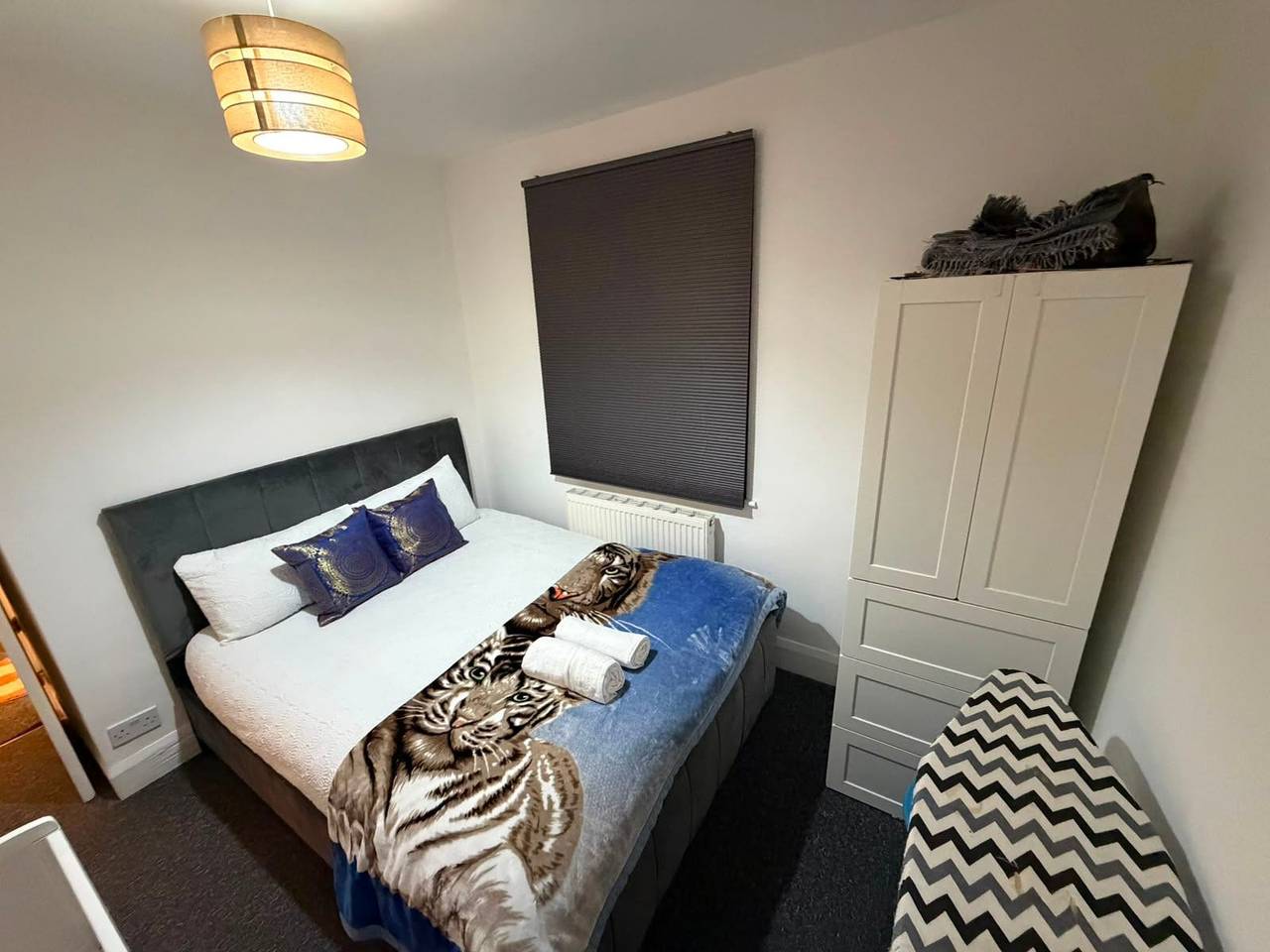 7 Guests 3-Br free parking-near Manchester Airport in Stockport, Grand Manchester