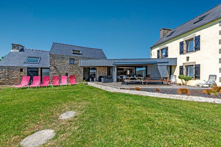 Location de vacances pour 14 personnes, avec terrasse et jardin, animaux acceptés dans le Finistère - 2