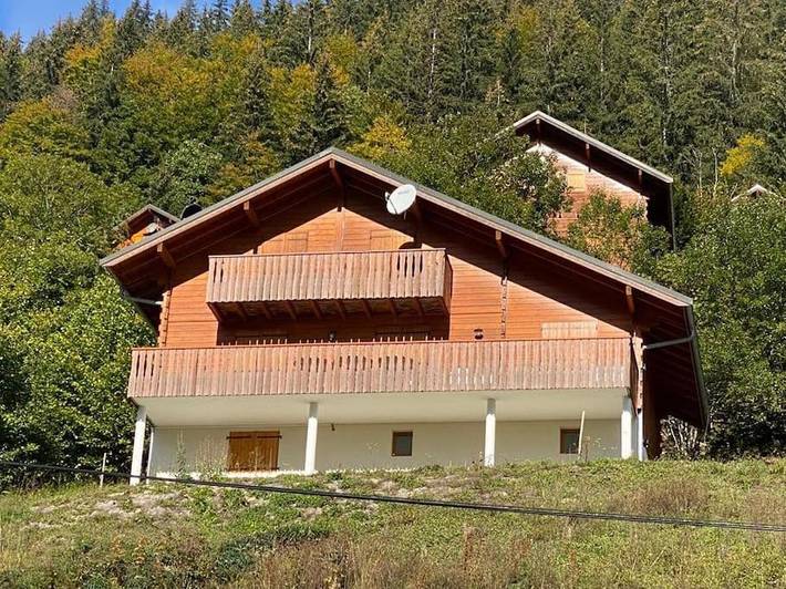 Chalet pour 10 personnes, avec balcon ainsi que vue et sauna