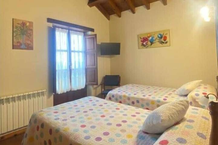Casa la Xana for 10 people petfriendly with wifi and barbecue in Sevares, Piloña