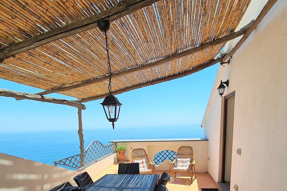 Entire apartment, Belvedere Amodeo - terrace, seaview, wifi in Conca dei Marini, Amalfi Coast