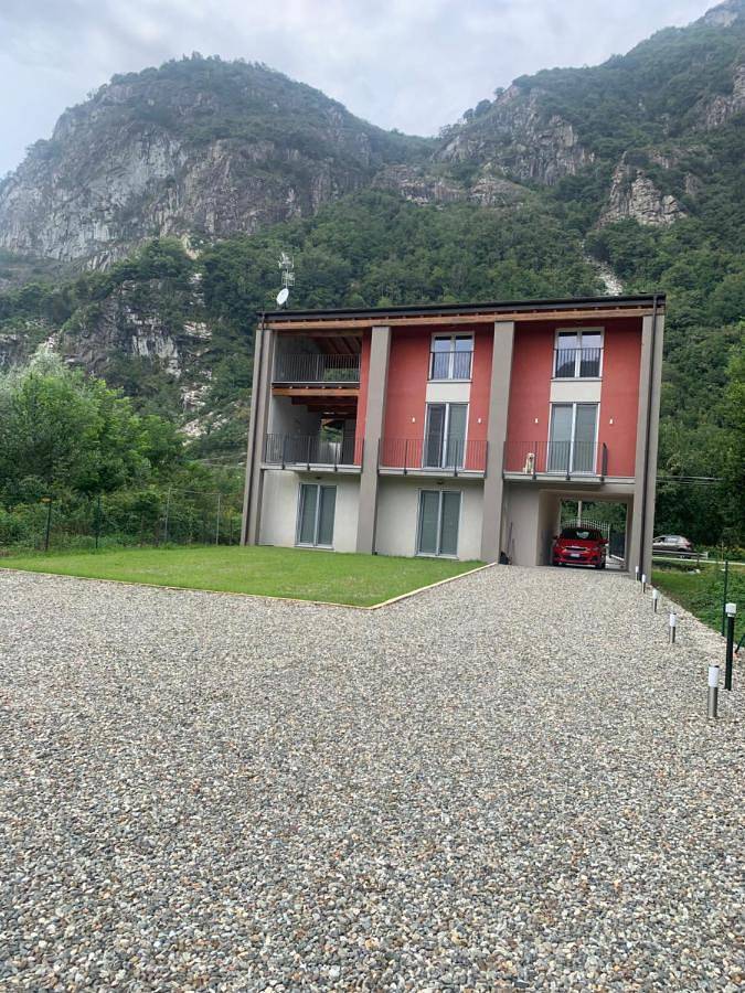 B&b per 2 persone, con Balcone e Giardino a Comune di Verbania