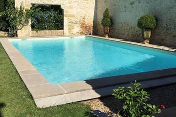 Gîte pour 4 personnes, avec piscine ainsi que jardin et terrasse à Capestang
