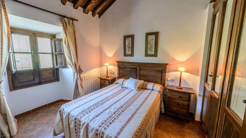 Casa rural para 12 personas, con balcón/terraza y piscina, Se admiten mascotas en Cañete la Real - 4