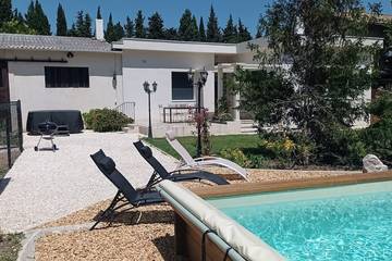 Gîte pour 8 personnes, avec jardin et jacuzzi, animaux acceptés à Saint-Andiol