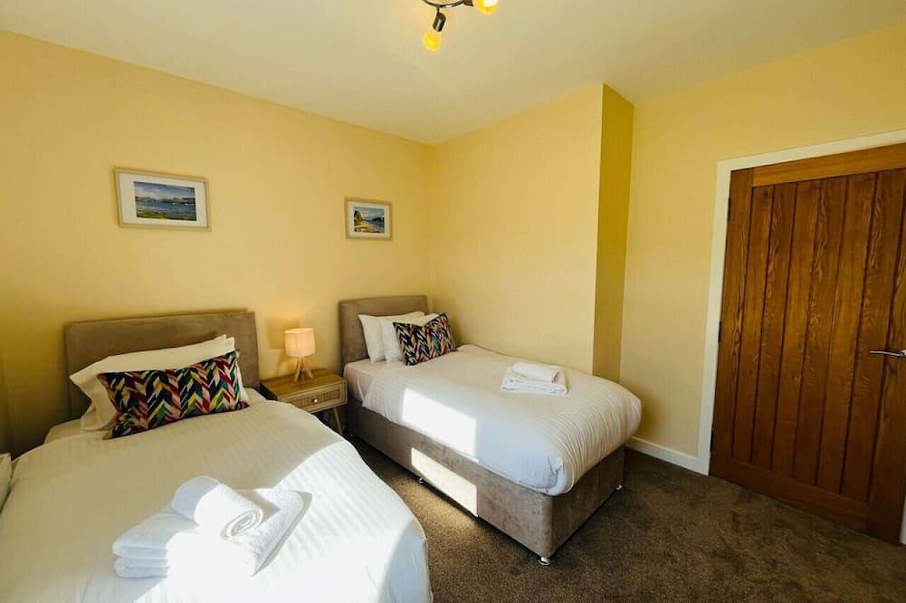 Entire apartment, Florrie's near Fort William Town Centre in Nevis Range, Fort William