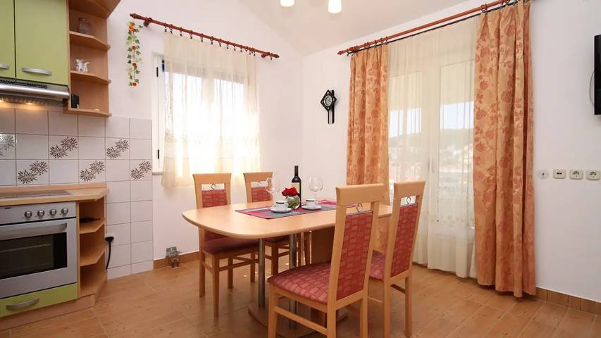 Gîte pour 4 personnes, animaux acceptés à Jelsa - 2