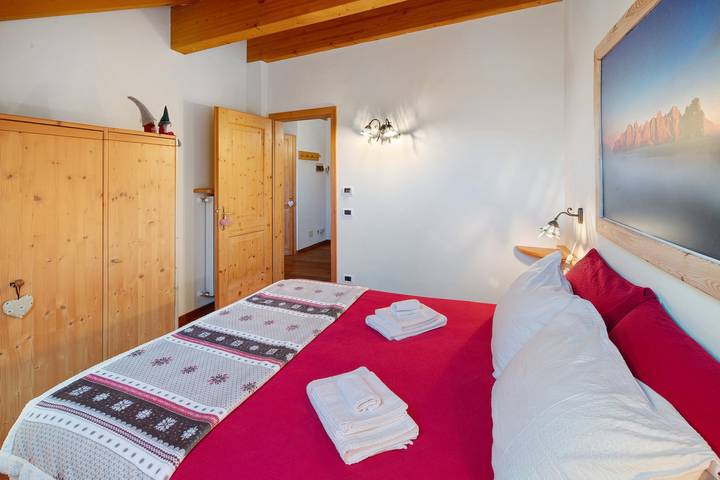 Entire apartment, Apartment 'La Rocca' with Mountain View and Wi-Fi in Daiano, Ville di Fiemme