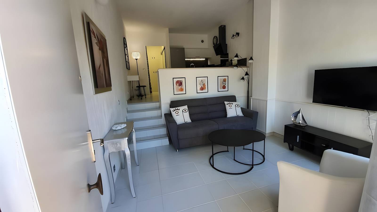 Studio entier, Studio « Cap D’Antibes » avec Wi-Fi et climatisation in Antibes, Côte méditerranéenne (France)