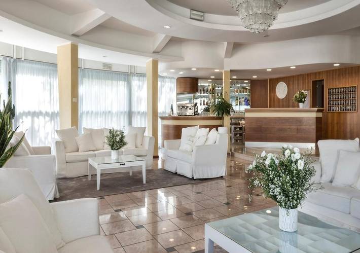 Hôtel pour 2 personnes, avec balcon à Riccione - 4