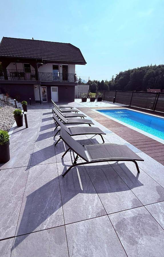 Ferienanlage für 8 Personen, mit Ausblick und Garten sowie Pool und Sauna, mit Haustier in Slowenien - 3