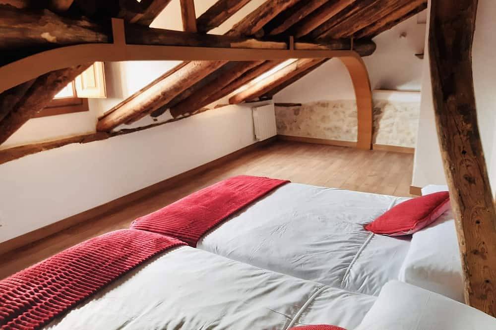Charming accommodation, next to Ribera del Duero and Hoces del Duratón in Aldeasoña, Segovia Province