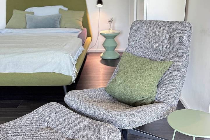 Ganze Wohnung, Chices Apartement in zentraler Lage mit großem Balkon und Blick über die Stadt in Kreis Olpe, Biggesee