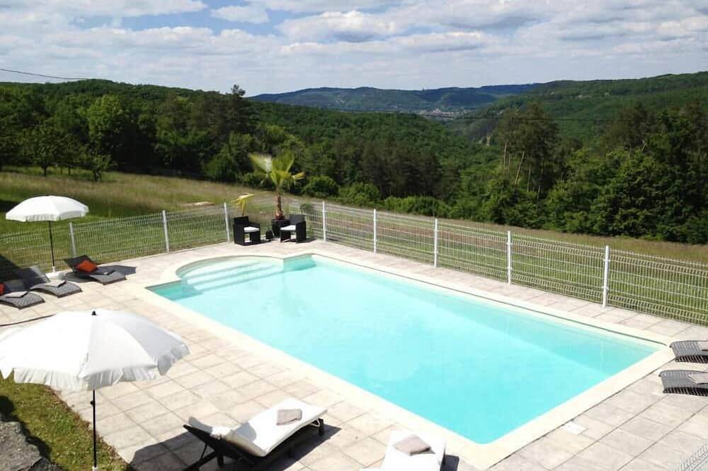 Propriété avec piscine près de Sarlat La Caneda  - house private pool 12 people in Castelnaud-la-Chapelle, Périgord Noir