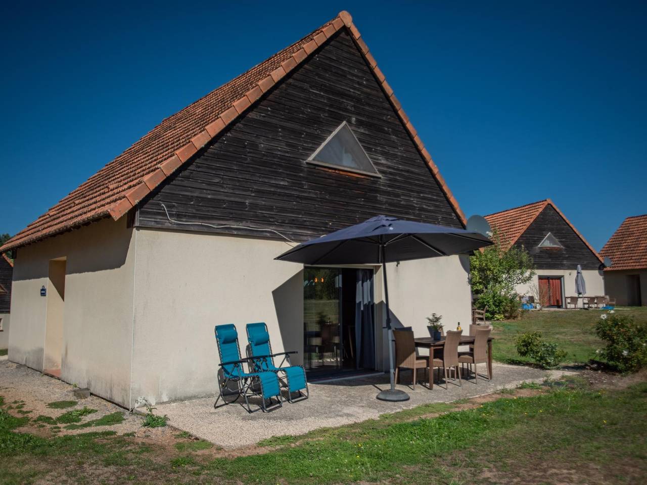 Leuk huis op vakantiepark met zwembad in Lacapelle-Marival, Lot