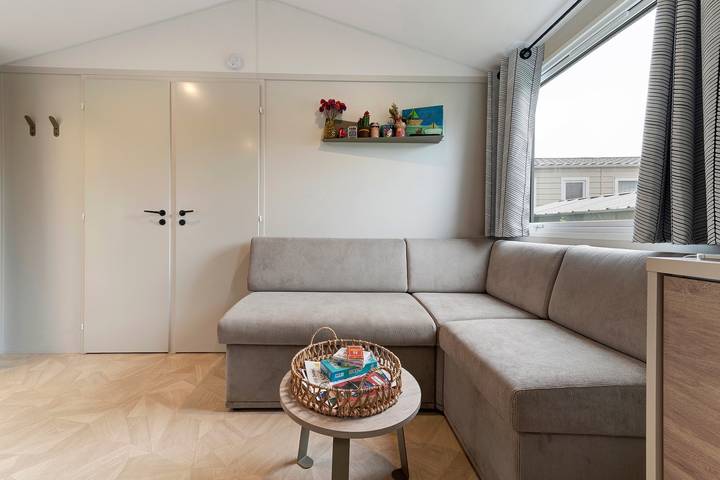 Mobilheim – 6 Personen mit Gemeinschaftspool, Terrasse und Garten in Erdeven, Côte des Mégalithes