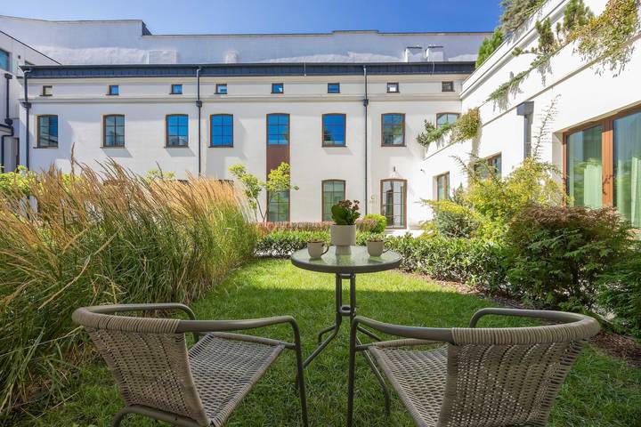 Całe studio, Unique Studio in Lodz with Balcony by Noclegi Renters in Łódź, Województwo łódzkie