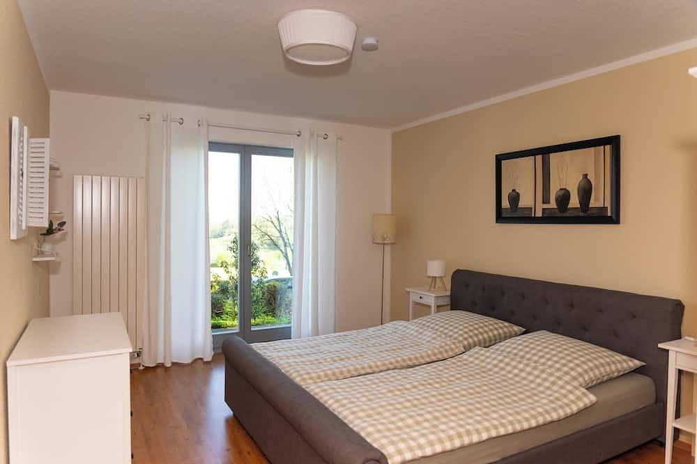 Ganze Wohnung, Ferienwohnung Teuto-Idyll optimaler Startpunkt für Wanderungen und Fahrradtouren in Heiligenkirchen, Detmold