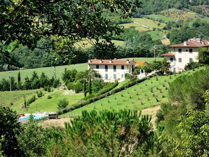 Agriturismo per 4 persone, con giardino e piscina a Dicomano