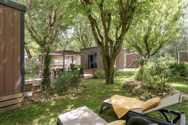 Mobil home pour 8 personnes, avec terrasse ainsi que piscine et jardin, adapté aux familles à Millau - 2