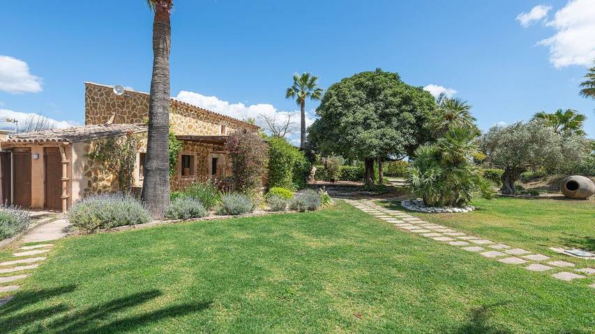 Villa für 4 Personen, mit Pool und Garten - 1