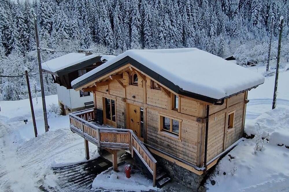 Cosy, modern chalet with mountain views in Seytroux, Thonon-les-Bains en omgeving