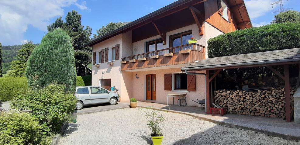 Gîte pour 2 personnes, avec terrasse et jardin, animaux acceptés dans La Sambuy-Seythenex