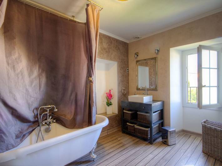 Location de vacances pour 10 personnes, avec Terrasse et Jardin à Santa-Lucia-di-Moriani - 4