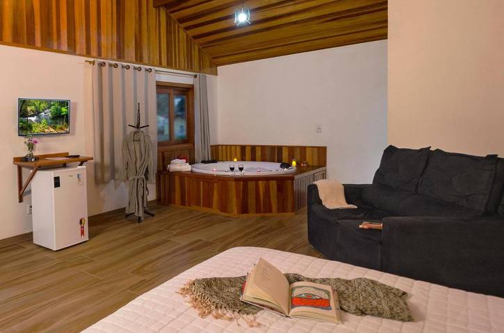 Location de vacances pour 3 personnes, avec jacuzzi et jardin ainsi que balcon et piscine à Resende (Brasil) - 3