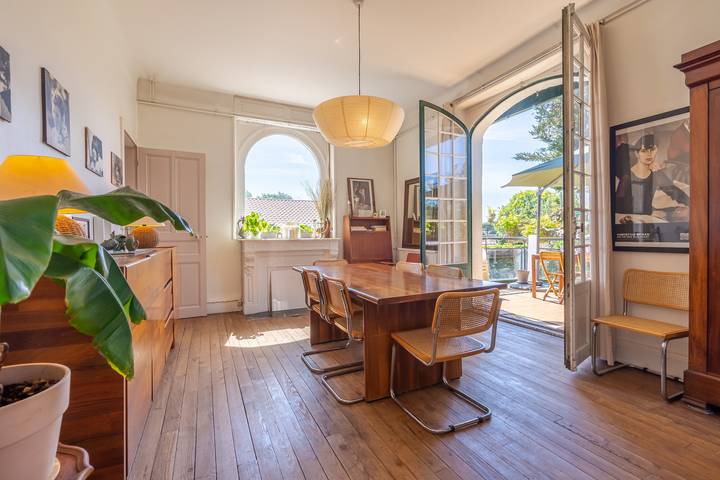 Maison basque familiale à Anglet – Grand jardin paysager, 5 chambres, plage à 1,9 km in Anglet, Région de Bayonne