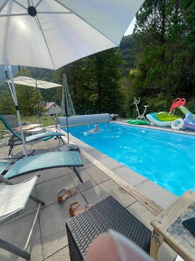 Chambre d’hôte pour 2 personnes, avec jardin ainsi que terrasse et piscine dans le Jura - 2