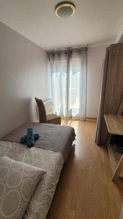 Gîte pour 8 personnes, avec terrasse à Cergy - 3