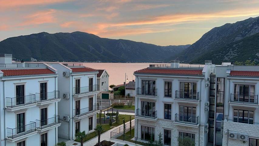 Bungalow für 2 Personen, mit Kinderpool und Pool in Montenegro - 3