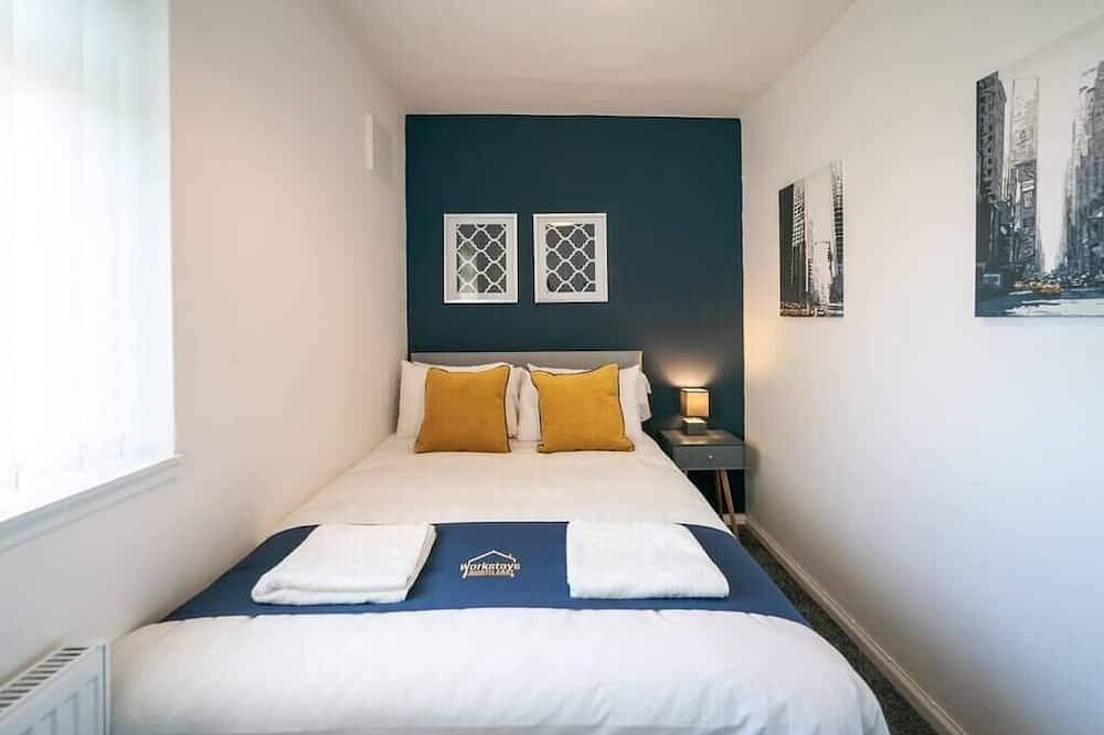 Tranmere House 3 Br Workstays Uk Best Rates Direct in Middlesbrough, North East England