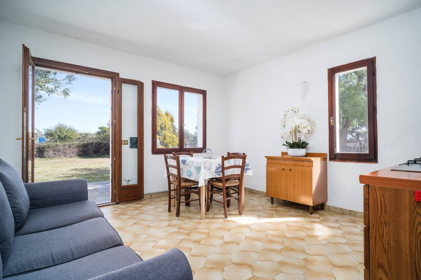 Entire apartment, Apartment 'Nibaru 1 Mare' with Shared Terrace, Shared Garden and Wi-Fi in Budoni, Olbia-Tempio
