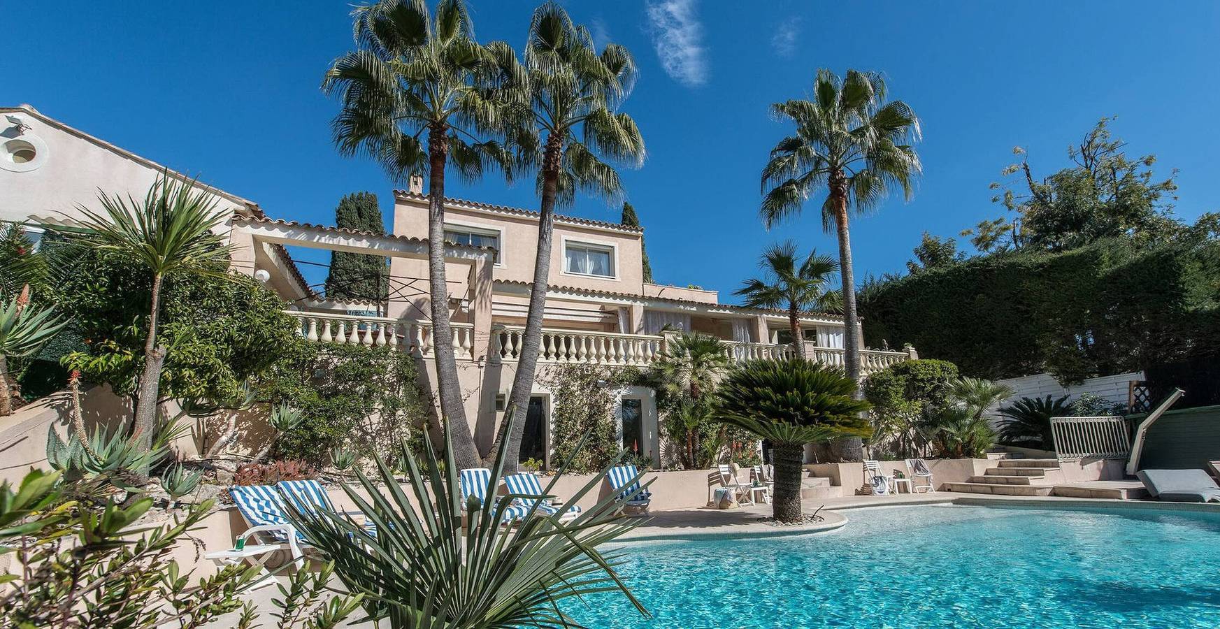 Juan Les Pins Near Cannes & Beaches 18-20 Guests in Antibes, Middellandse Zeekust (Frankrijk)