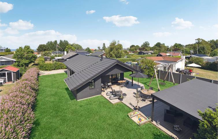 Ferienhaus für 8 Personen, mit Terrasse und Garten sowie Sauna