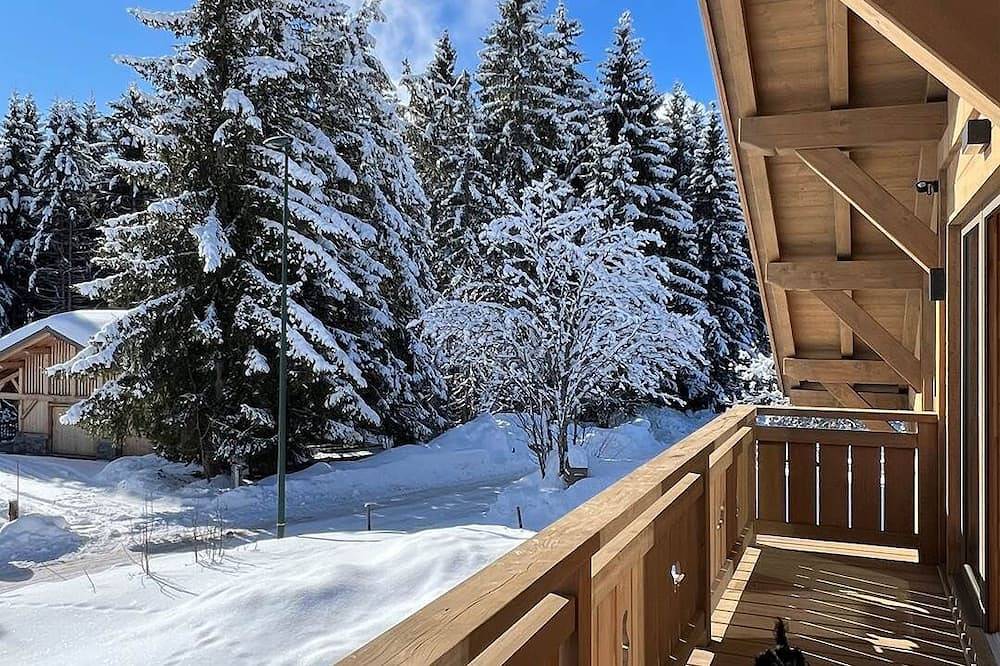 Chalet Familial vue Mont Blanc à 100m des Pistes de ski in Praz de Lys, Taninges