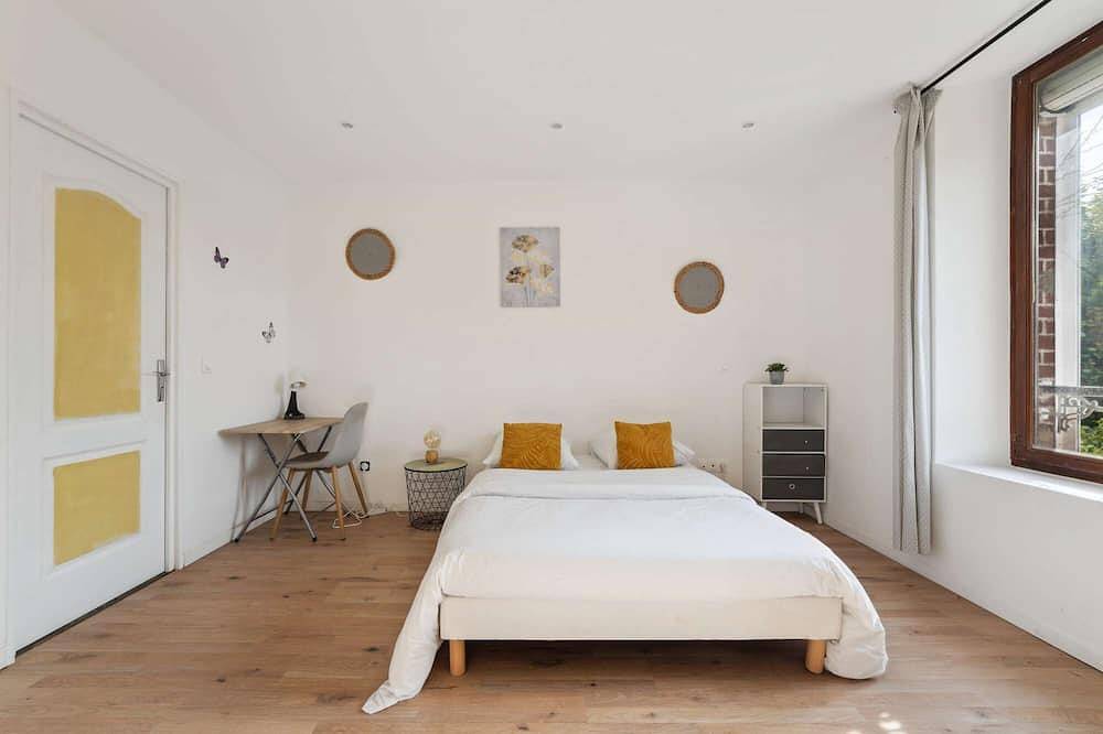 Apartamento entero, Budget apart city centre with parking in Charleville-Mézières, Ardenas