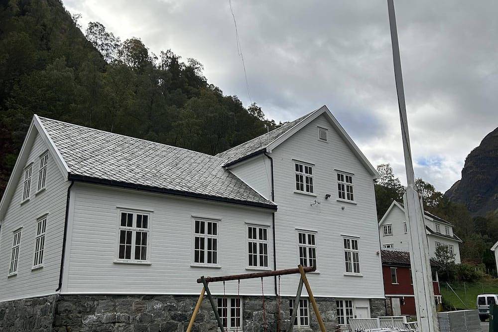 Fjordview Schoolhouse. Stay in the Heart of a Unesco World Heritage Region in Sognefjord