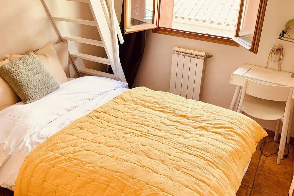 Charming house in historical centre close to stunning sand beach/nature reserve in Frejus, Draguignan region