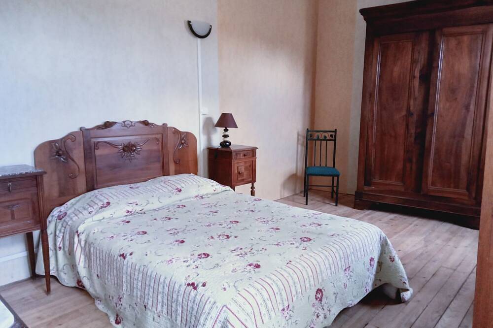 Family home with garden 10 minutes from the Pont du Gard in Vers-Pont-du-Gard, Nimes region