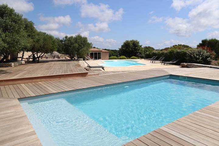 Gîte pour 4 personnes, avec terrasse ainsi que jardin et piscine à Bonifacio - 2